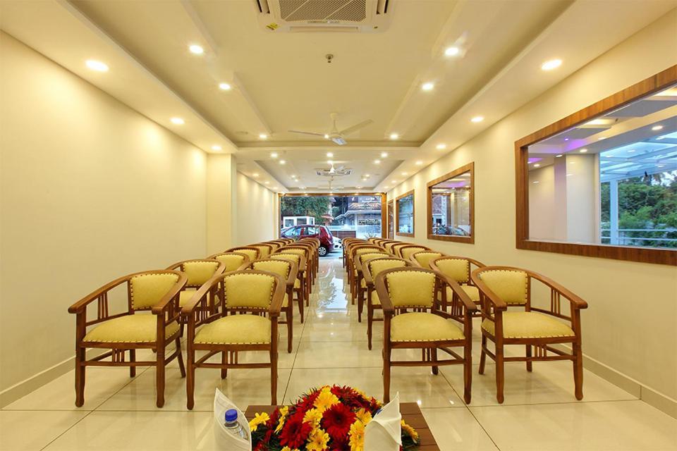 Готель Lumbini Supreme Thrissur Екстер'єр фото